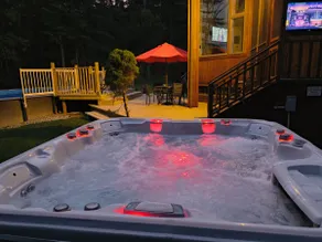 Lake Front Pool Hot Tub Kayaks Peloton FirePit - Image 4