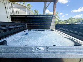 Lakeside, Hot Tub, 6.5 miles to Ark, 4BR for 14 - Image 2