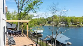 Lakeside, Hot Tub, 6.5 miles to Ark, 4BR for 14 - Image 3