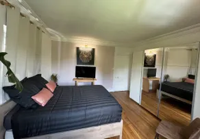 In the Heart of Nature, ideally located in Paris - Image 3