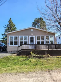 Seaside Pine Retreat - Image 4