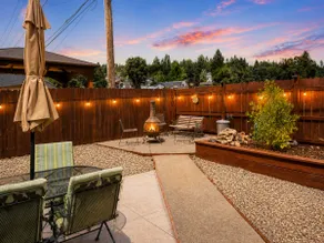 Walk to Downtown • Sleeps 9 • Fire Pit • EV charge - Image 2