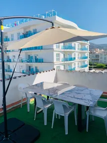 A duplex penthouse right on the waterfront - Image 4
