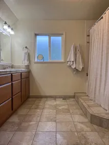 Basins Best 4 Bedroom Home - Image 4