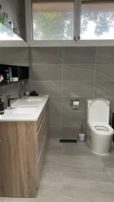 Close to Glenhuntly Train Station, one bedroom and one bathroom - Image 3