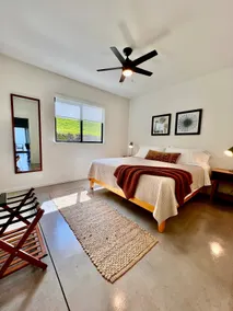 Modern Kona Ocean View Suite with Lanai and AC - Image 3