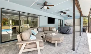 House with heated pool - Image 3