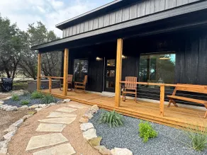 Emerald Oasis -1Acre/HotTub/Pool/2 King Beds/Grill - Image 2