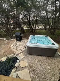 Emerald Oasis -1Acre/HotTub/Pool/2 King Beds/Grill - Image 3