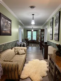 Magnificent Riverfront Victorian House ! - Image 4