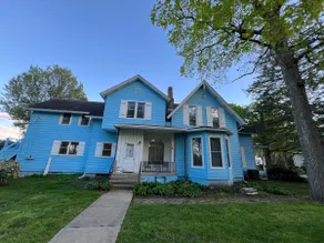 Magnificent Riverfront Victorian House ! - Image 3