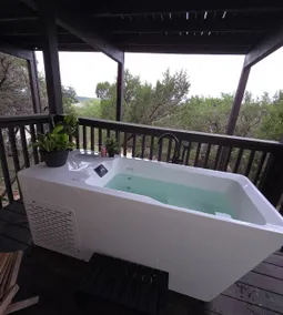 Lakeview Retreat • Cold/ Hot Tub • Couple Escape - Image 2
