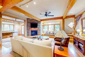 3BR Lakefront home w/hot tub, dock, deck, BBQ - Image 2