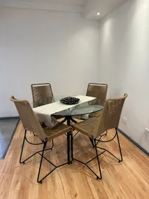 Central, comfortable and with parking! - Image 2