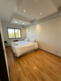 Central, comfortable and with parking! - Image 3