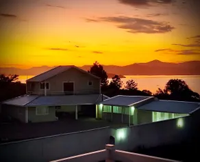 House with swimming pool, hydro and a beautiful view of the lagoon - Image 4