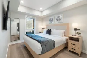 Main Floor Gem! Heated Pool, Hot Tub & Extras! - Image 3