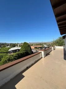 Miracle House - Image 2