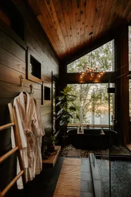 Romantic cabin retreat with hot tub on the lake - Image 4
