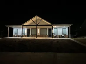 Unit 3 : Whispering Cobblestone Cabins - Image 3