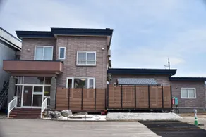 A large house with a beautifui Japanese-style room - Image 2