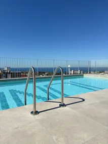 Bondi Studio with Rooftop Pool & Beach Views - Image 2