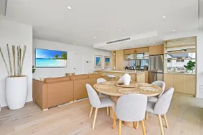 Beachfront Luxury Palm Beach - Image 2