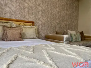 WOR's Flamingo Airbnb - Image 5