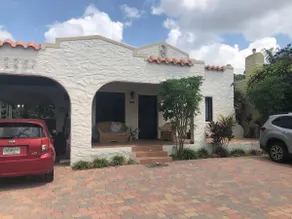 2 Bedroom House in the Heart of Miami + Parking - Image 2