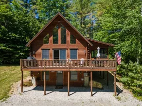 Summer Fun Lake House Log Cabin ~ Walk to Beach! - Image 2
