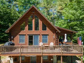Summer Fun Lake House Log Cabin ~ Walk to Beach! - Image 4