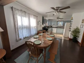 5 stars. Sleeps 5. Filtered water. Lots of parking - Image 4
