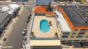 Oceanview Patio|Parking|Pool| Entertainment Dist. - Image 5