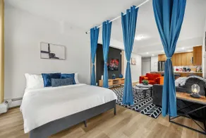 Luxe Downtown Haven with 2 Free Parking - Image 5