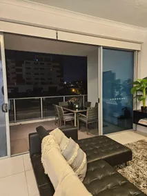 Luxury Executive Apartment in Nundah - Image 5