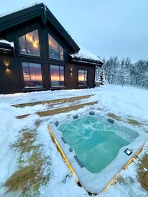 Mountain Cabin in Romsdalen with Views & Hot Tub - Image 2