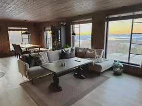 Mountain Cabin in Romsdalen with Views & Hot Tub - Image 4