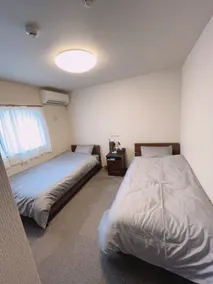 ”Qi He” is a Japanese-style single-family house located in the Sakae business district of Nagoya. Two free parking lots. Three bedrooms. - Image 4