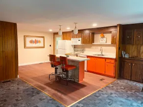 MCM Suite with Private Sauna - Image 5