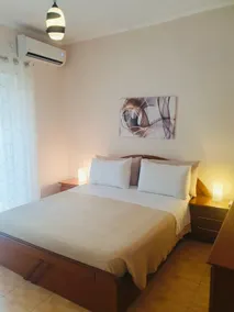 Sofia's Modern Apartment - Image 2