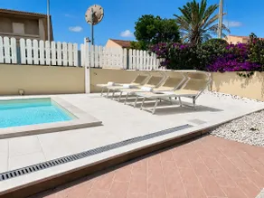 Villa mit 2 Schlafzimmern, privatem Pool, Internet WI-FI, in der Nähe von Strand und Geschäften - Image 3