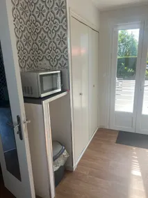 Small 1-bedroom apartment - Image 5