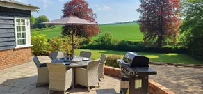 Heavenly Hampshire Luxury Home & Gardens - Image 2