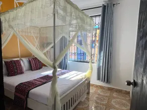 Comfy-lux2,1 bed Diani hot-shower, fast wi-fi - Image 2