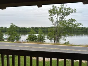 Lake Front cabin - Image 2