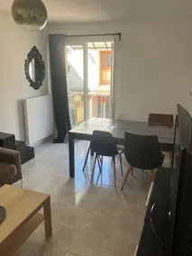 Charming 2-bedroom duplex apartment near the station and city center - Image 3