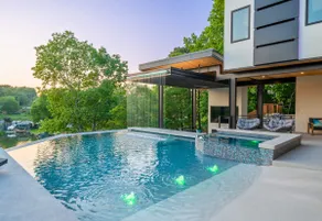 Luxe Escape, Sleeps 24, Heated Pool, Putting Green - Image 5