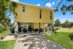 3BR Waterfront • Hot Tub + Dock • Kayaks • Bikes - Image 3