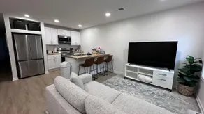 Patchwork Paradise B -Brand New 2BR Home near MSQC - Image 2