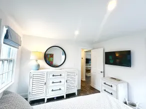 Nautical Downtown House (Sleeps 5) - Image 5